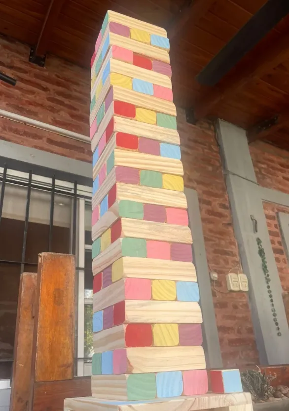 Jenga XXL en alquiler, Inflables Valen Escobar