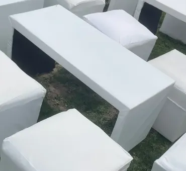Mesa para puff en alquiler, Inflables Valen Escobar